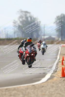 media/Sep-20-2025-TrackDaz (Sat) [[27f0cde673]]/B Group/220pm (Turn 9)/